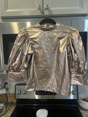Farm Rio size xs       Metallic Rose Gold Puff Sleeve Women's Top